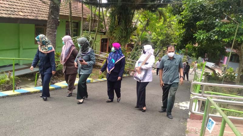 Kunjungan3